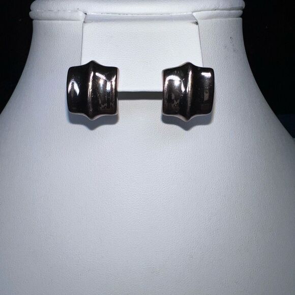 Silver Tone Modernist Stud Earring - Picture 1 of 4